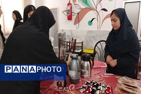 برپایی نمایشگاه و بازارچه کارو فناوری در دبیرستان شهید مجید دهنوی نیشابور