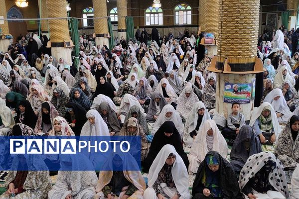 نماز جمعه عبادی سیاسی این هفته شهرستان‌قرچک