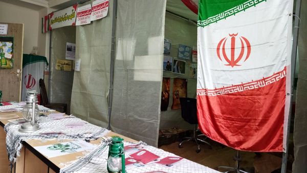 نمایشگاه مدرسه انقلاب در دبیرستان شهید بهشتی سمنان 