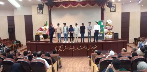 آسمان دبیرستان سرآمد ناصر توسط ستارگان سپهر دبیرستان پر فروغ شد