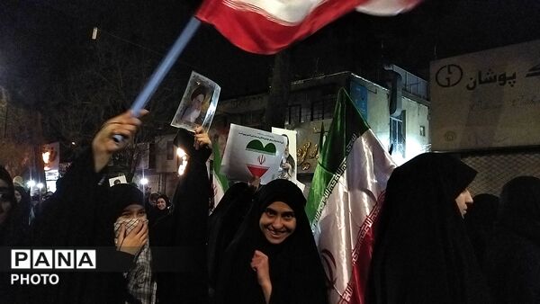قاب هایی از حضورـ۳