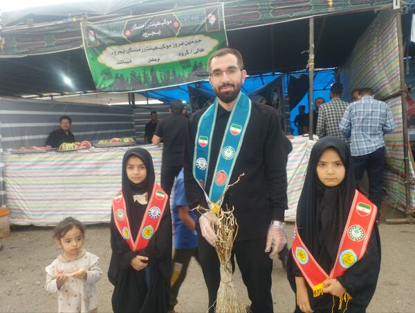 خدمت‌رسانی فرهنگیان و دانش‌آموزان پیشتاز زنجانی در موکب هیات رزمندگان ایجرود