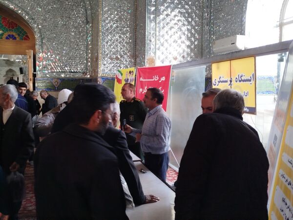 میز خدمت نماز جمعه کاشمر با حضور کارکنان شرکت گاز