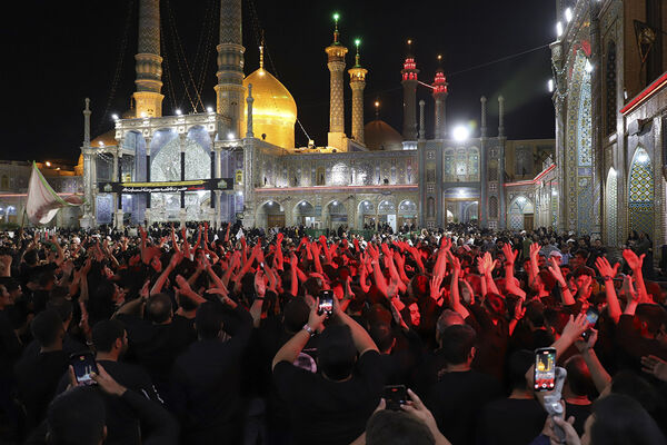 حرکت دسته عزاداری به‌مناسبت سالروز شهادت حضرت معصومه(س)