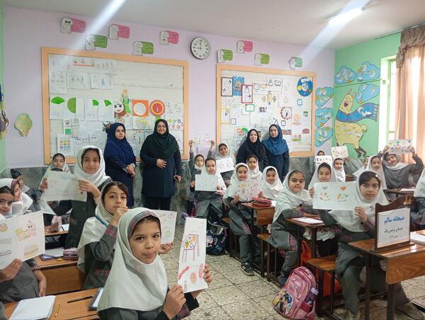 صبحانه سلامت با تم پرچم در دبستان نرجس 