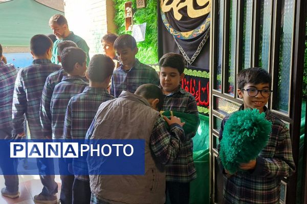 سیاه پوش کردن مدارس ناحیه دو شهرری به مناسبت ایام فاطمیه 