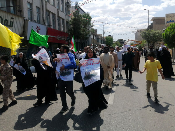 راهپیمایی نمازگزاران جمعه قم در حمایت از عملیات وعده صادق و طرح نور