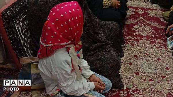 حضور پر رنگ کودکان ولایی روستای نقاب در اربعین رهبر انقلاب اسلامی