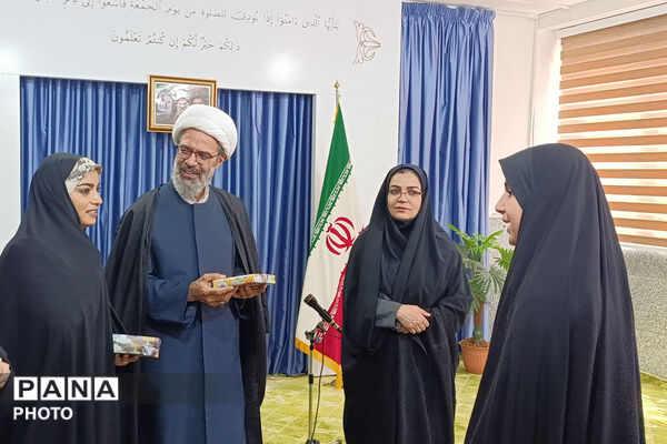 دیدار امور بانوان آموزش‌ و پرورش و استانداری با نماینده ولی‌فقیه در بجنورد به مناسبت روز دختر