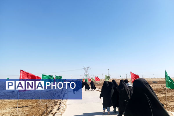 قدم گذاشتن دانش‌آموزان رباط‌کریم بر خاک پاک شلمچه