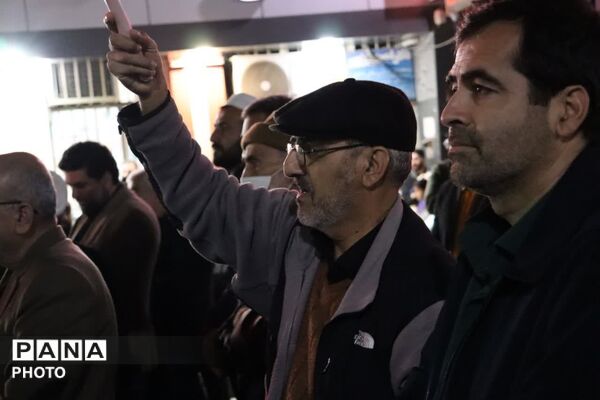 تجمع مردم انقلابی بندرترکمن در میدان مختومقلی