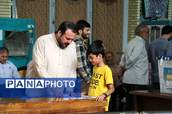 حضور نوجوانان قمی در انتخابات ریاست جمهوری -2