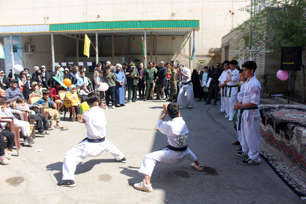 حضور عزتمندانه مردم قم در راهپیمایی آخرین جمعه ماه رمضان