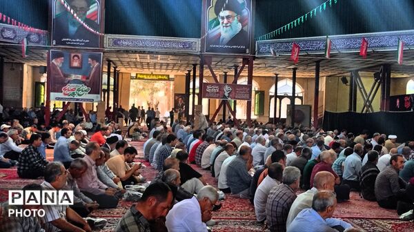 نماز جمعه ملایر؛ شکوه حضور مردم در کنار مسئولان