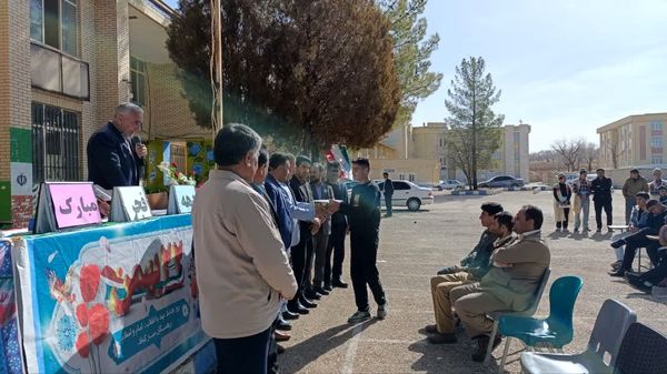 جشن انقلاب در مدرسه نخبگان عشایر 
