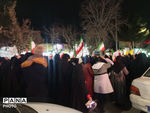 حرکت دسته عزاداری درسومین شب شهادت امام خامنه ای از پنجراه تا مسجد جامع