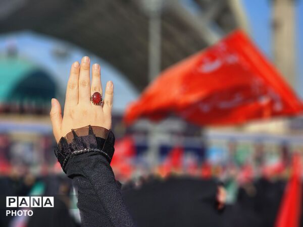 قاب ماندگار عشق؛ وداعی تاریخی در مصلی امام خمینی(ره)