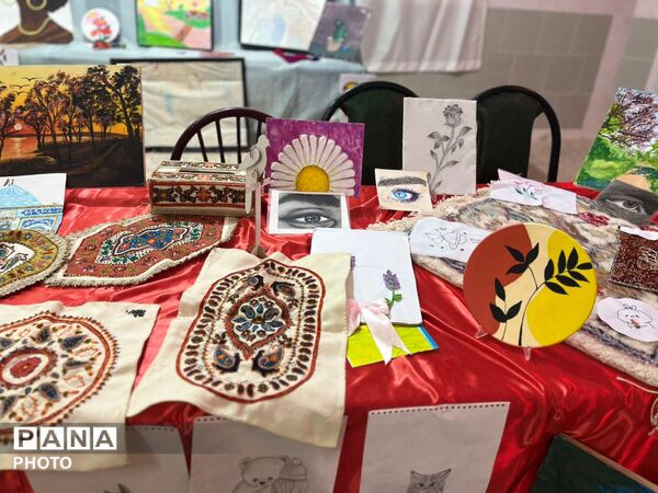 نمایشگاه آثار و دستاوردهای دانش‌آموزی خاتم