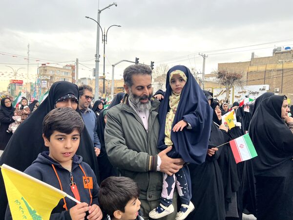 حضور پرشور مردم در راهپیمایی ۲۲ بهمن هشتگرد