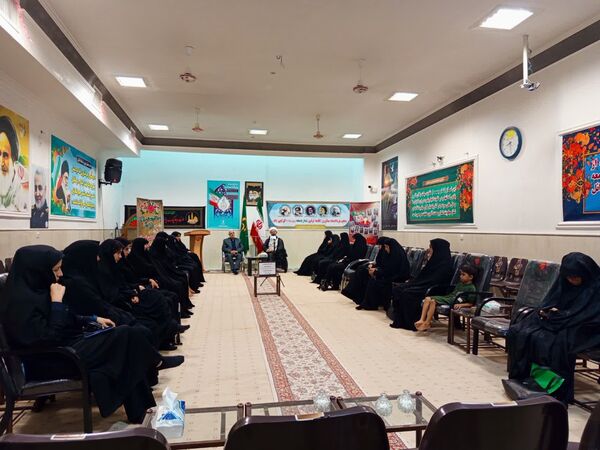 نشست بانوان ستاد نماز جمعه با امام جمعه شهرستان کاشمر 