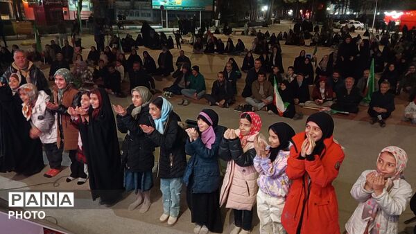  لحظه تحویل سال و تجدید بیعت با رهبر معظم انقلاب اسلامی 