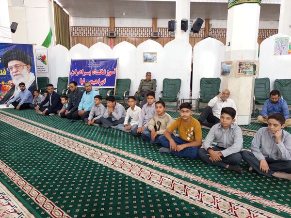 قدمی هم‌سنگر ایمان؛ از مدرسه تا صف نماز جمعه