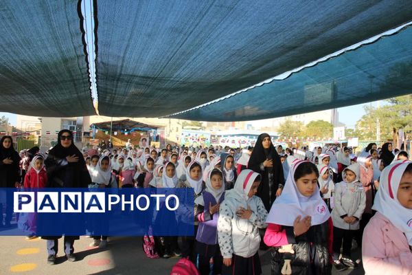 اجتماع استکبار ستیزی و رویداد پلاکاردنویسی دانش‌آموزان سمنان