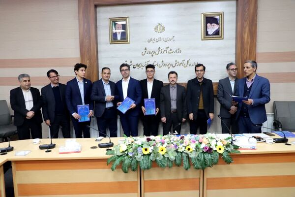 تقدیر از برگزیدگان جشنواره جوان خوارزمی استان آذربایجان شرقی