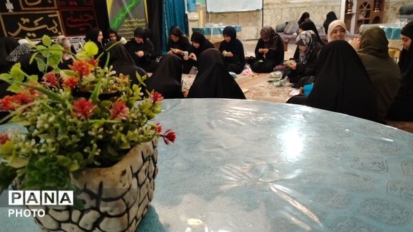 محفل هنری نوجوانان در رواق معصومانه حرم کریمه اهل بیت(س)