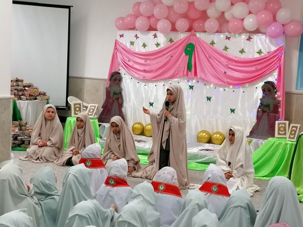 جشن تکلیف دختران با عطر بندگی و شکوفه‌های ایمان