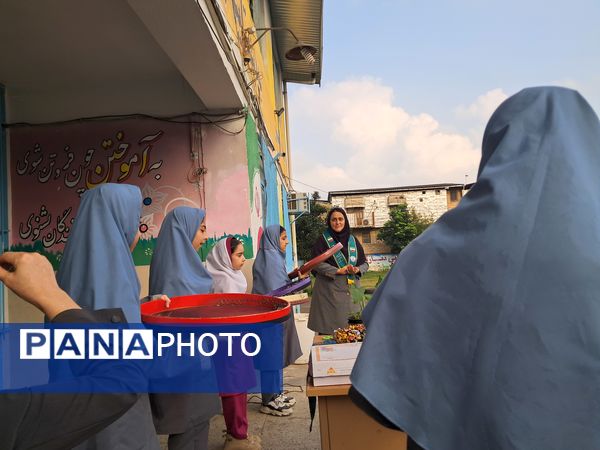 جشن میلاد حضرت زینب(س) در دبستان شهید احمدپور قائمشهر