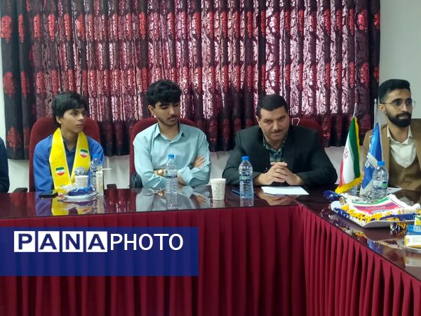 نشست قائم مقام سازمان دانش آموزی با اعضا و مربیان سازمان دانش آموزی مازندران 