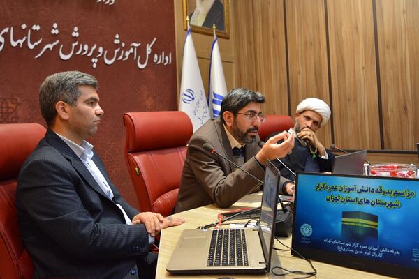 بدرقه دانش‌آموزان عمره‌گزار دختر شهرستان‌های استان تهران