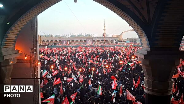 بیعت مردم با آقای شهید ایران 