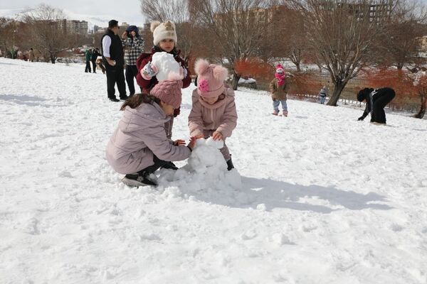 جشنواره آدم برفی در ارومیه