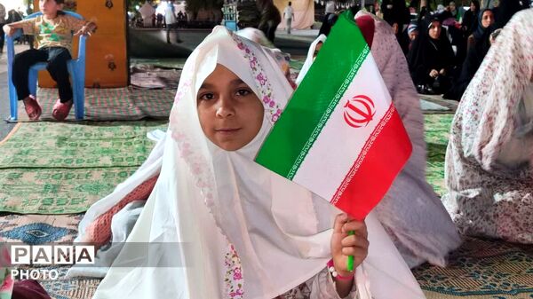 تجمعات مردمی نجف آباد همراه با جشن تکلیف دختران و اقامه نماز استغاثه