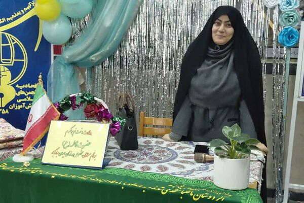  مراسم ولادت دخت نبوت بانوی دو عالم همسر ولایت توسط دانش‌آموزان انجمن اسلامی فیروزکوه