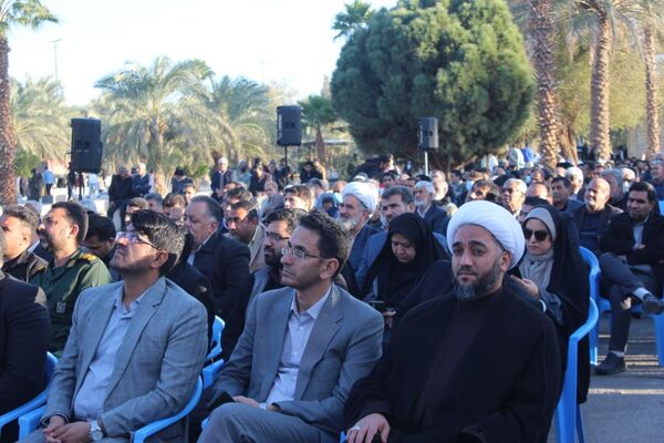 مثل نخل‌هایمان استوار ماندیم 