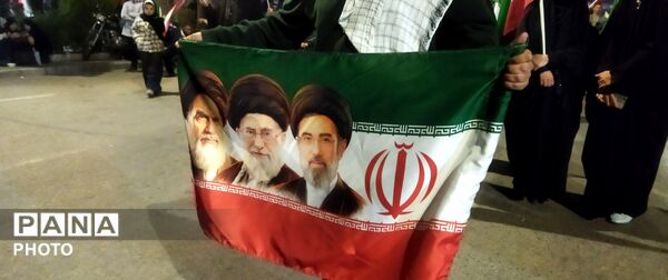و تا پای جان در کنارت خواهیم ماند، ای یادگار پدر 
