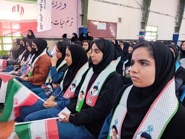 گردهمایی دختران نسل سلیمانی در دبیرستان فاطمه الزهرا(س) 