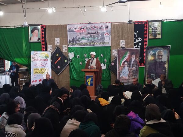اعزام دانش‌آموزان دختر آشخانه به اردوی راهیان نور