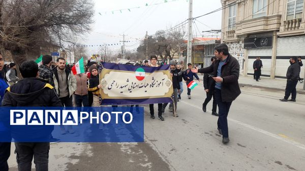 حضور پرشور مردم اسدآباد در راهپیمایی 22 بهمن