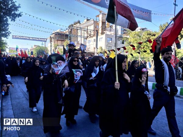 مشهد غرق در ماتم ؛ وداع میلیونی با پیکر مطهر رهبر شهید