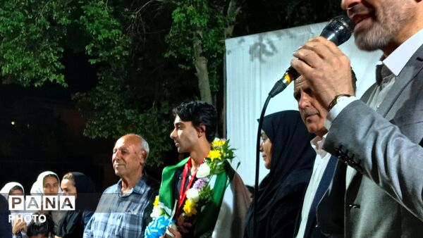 حضور قهرمان  ورزشکار نظرآبادی در اجتماعات شبانه 