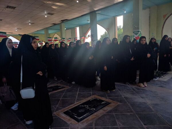 اعزام دانش‌آموزان دختران تنگستانی به اردوی راهیان نور