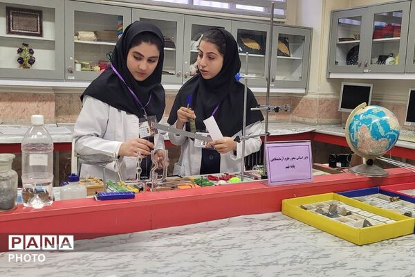 درخشش استعدادهای علمی مرحله استانی دوازدهمین جشنواره نوجوان خوارزمی در بهارستان‌دو