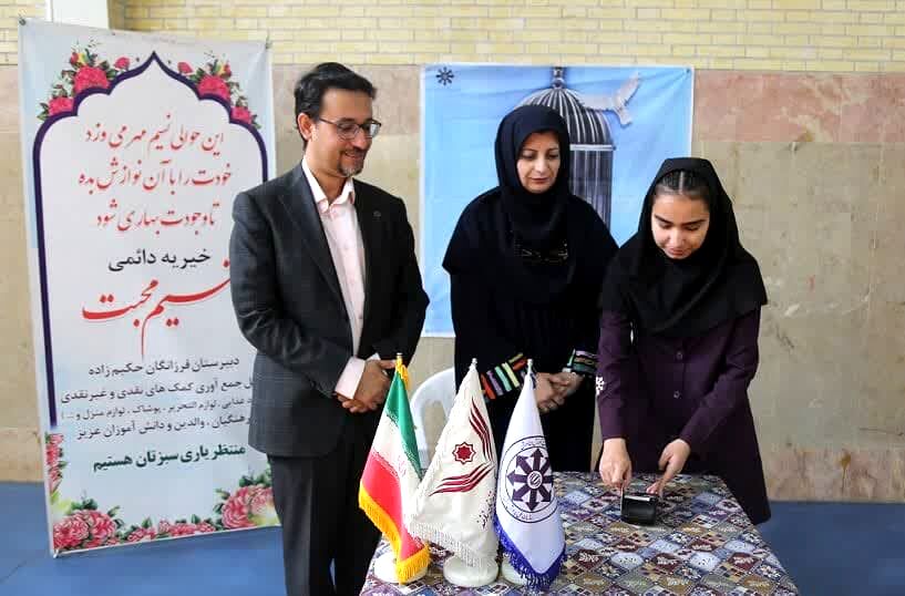 کمک 71 میلیون تومانی دانش‌آموزان دبیرستان دخترانه فرزانگان حکیم زاده جهت آزادی مادر زندانی
