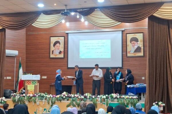 تقدیر از سرمایه‌های انسانی سازمان دانش‌آموزی ناحیه ۴ شیراز