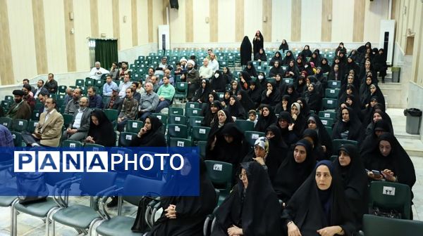 مراسم تجلیل و نکوداشت معاونان و مربیان پرورشی در کاشان