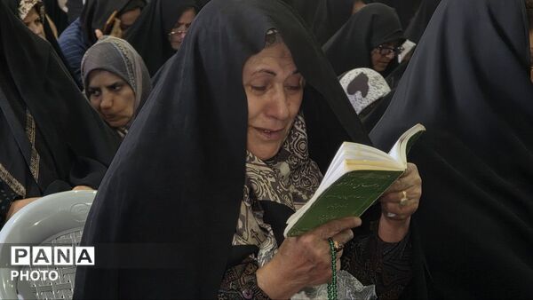 اصفهان غروب عرفه را با عطر دعا نفس کشید